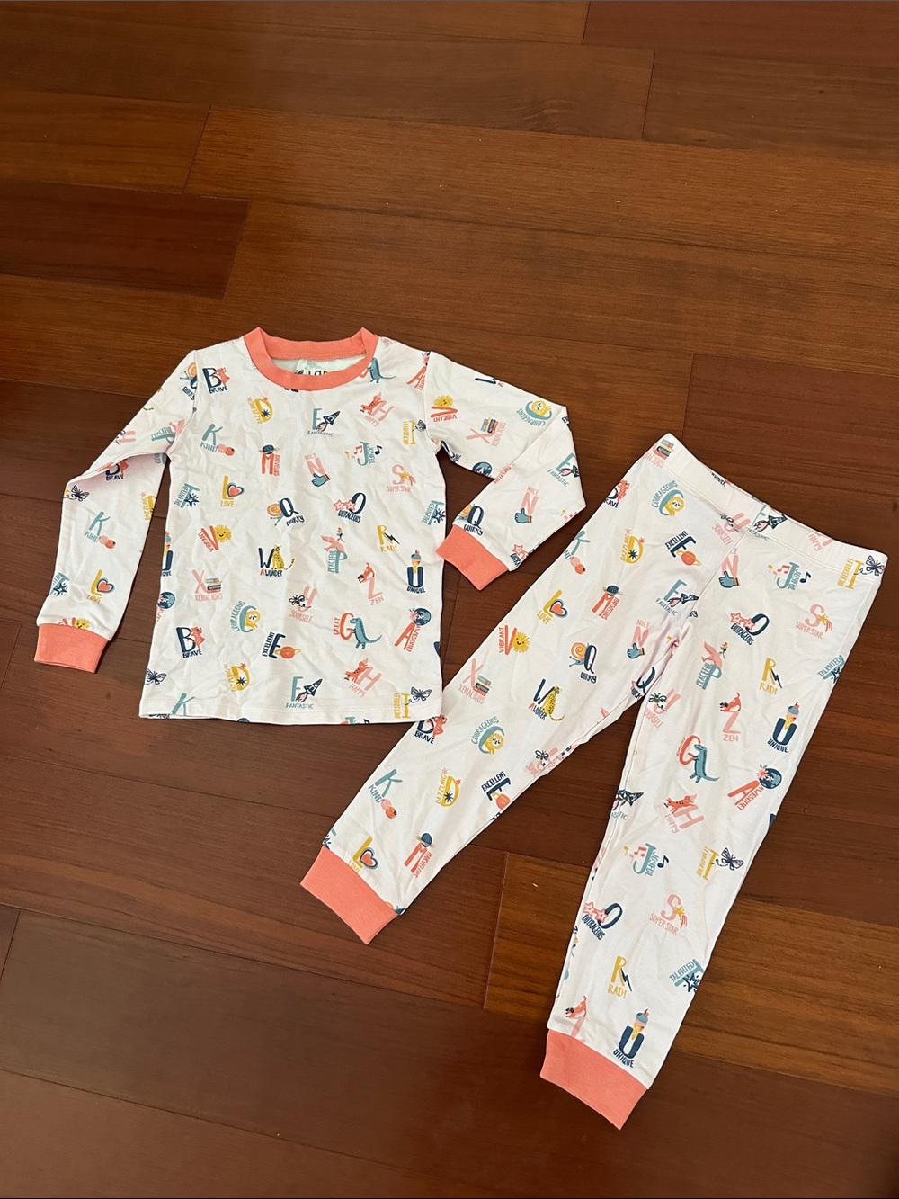 NWOT Girls White Letter-Print Pajama Set with Coral Trim